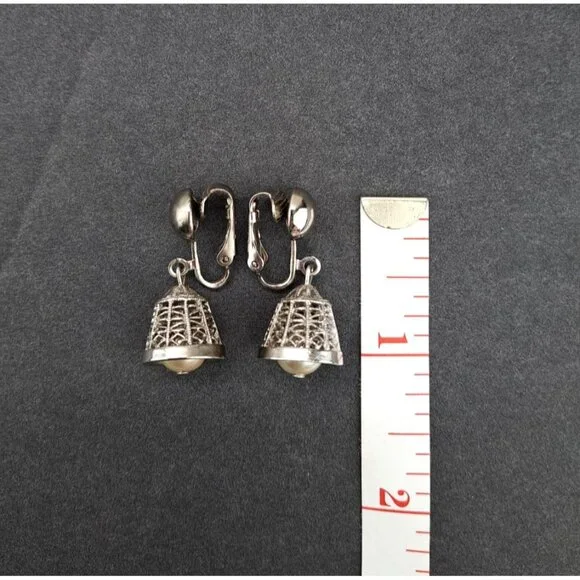 Vintage Judy Lee Silver Tone Clip On Bell Shape Earrings Faux Pearl Filigree - Picture 4 of 4